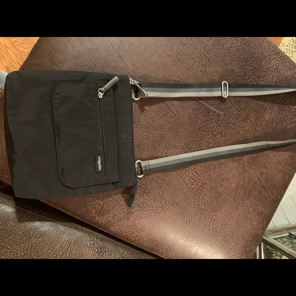 Baggallini Black Nylon Crossbody